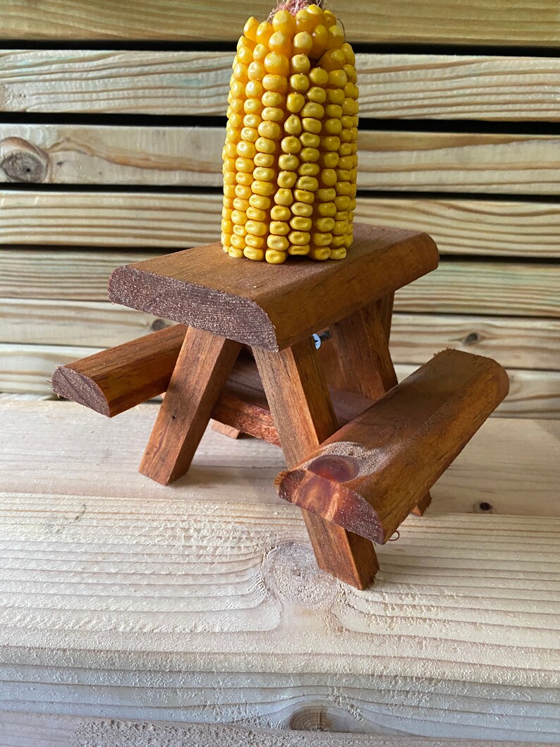 Squirrel Feeder Picnic Table mahogany