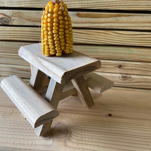 Squirrel Feeder Picnic Table image 7
