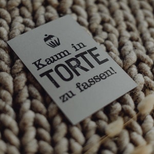 Postkarte "Kaum in Torte zu fassen", Grußkarte, Karte gestempelt, Spruch