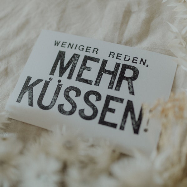 Postkarte "mehr küssen", Grußkarte, Karte gestempelt, Spruch