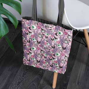 Pastel goth Tote Bag / halloween lindo dibujo animado oscuro espeluznante conejito globo ocular rockabilly / bolso lateral / estilo punk punk murciélagos calaveras imagen 4