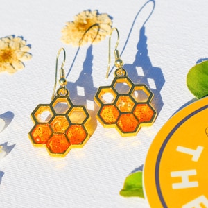 Large honey comb earrings | save the bees | honey jewelry | bee jewelry | bee earrings | bee necklace | honey bee jewelry | birthday gifts |
