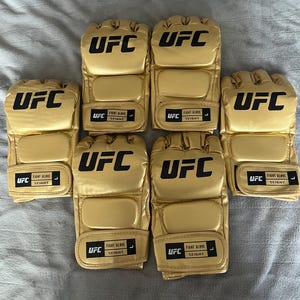 UFC MMA ゴールドチャンピオングローブ レプリカ - アメリカから発送