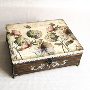 Personalisierte verzierte Holzteebox, 12 Fächer, Geschenk für Teeliebhaber, Teebox im Vintage-Stil, handgemachtes Geschenk, Teedose, Teekiste