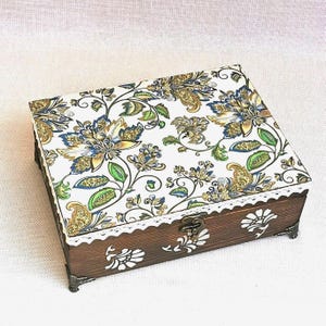 Wooden jewelry box with blue flowers, keepsake box with compartments, custom gift box, box hinged lid, vintage style box, handmade gift box