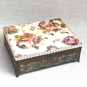 Grande boîte à bijoux en bois, grand organisateur élégant avec compartiments, boîte à bijoux spacieuse de style vintage, boîte cadeau personnalisable pour femme