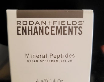 Rodan + Fields Enhancements Mineral Peptides Tono claro ~NUEVO en CAJA ~ SELLADO ~ Exp 5/20