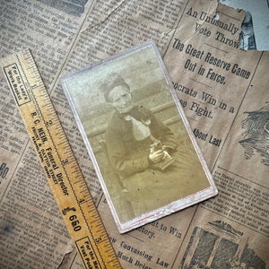 Victorian Mourning Photograph Post Mortem Bereaved Widow