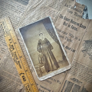 Victorian Mourning Photograph Post Mortem Bereaved Widow