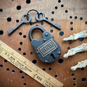 Alcatraz Lock with Keys