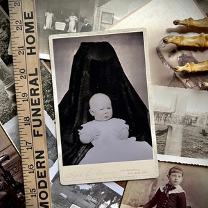 Fotografía de tarjeta de gabinete victoriana MADRE OCULTA