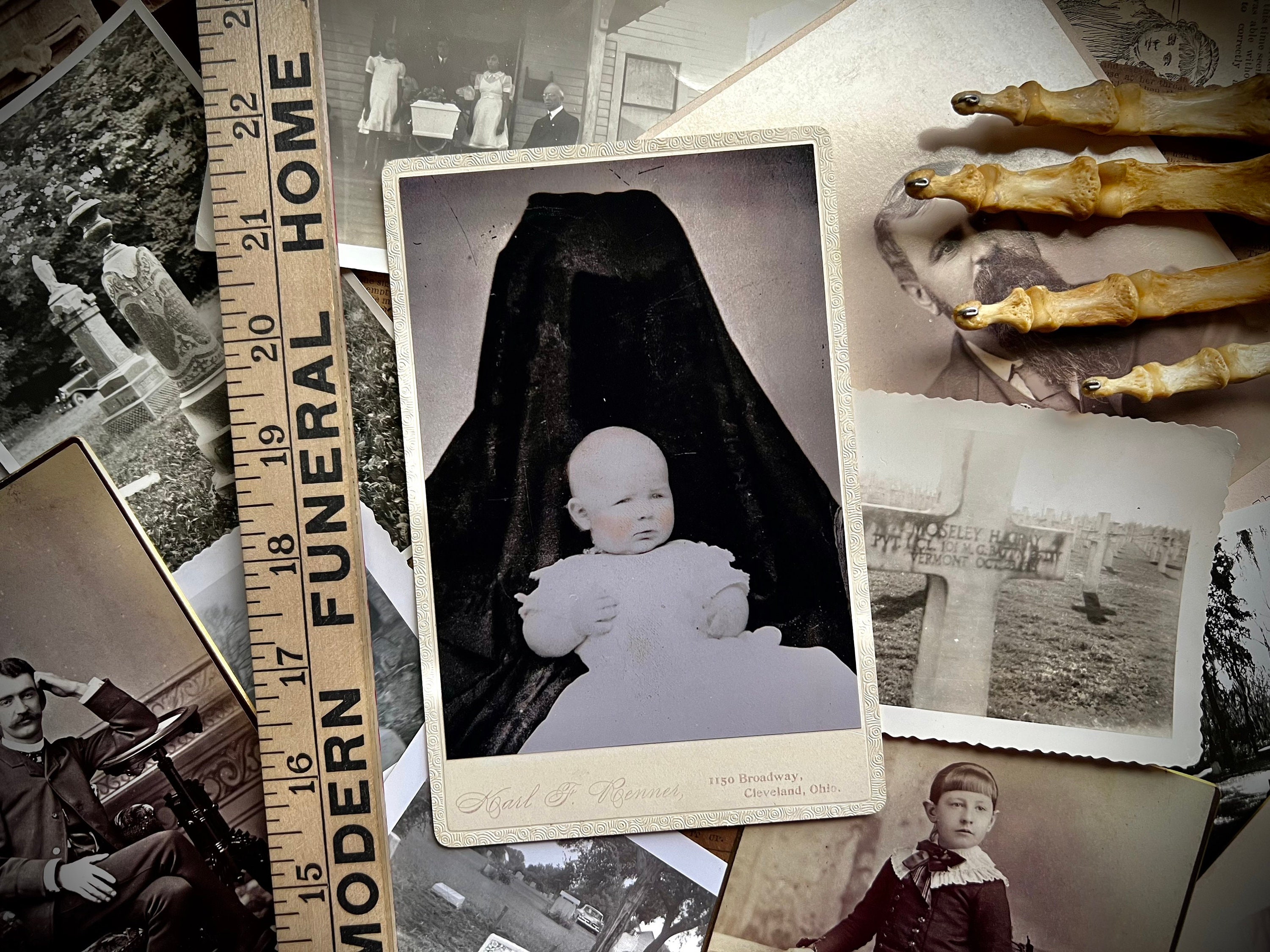 Carte de visite victorienne avec photo MÈRE CACHÉE