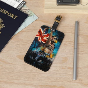 Étiquette à bagage personnalisée - Étiquette à bagage en acrylique avec lanière en cuir - Carte de visite amovible - Essentiel de voyage - Formule 1 de Lewis Hamilton