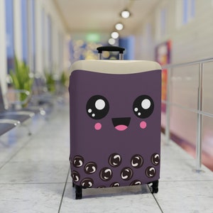 Funda para maleta y equipaje - Lindo taro Bubble Tea Milk Tea / Protector de equipaje con impresión personalizada / Accesorios de viaje y obsequios / Protección de equipaje