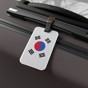 Gepäck-Koffer-Taschenanhänger - Acryl-Gepäckanhänger mit verstellbarem Lederband - Abnehmbare Adress-Infokarte - Südkoreanische Flagge - Nordkorea