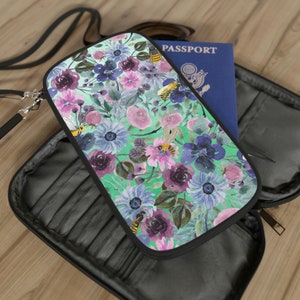 Passport Brieftasche - Leichte Reisebrieftasche - Reisedokumenthalter mit Schulter + Taille Gurt - Top Reise-Organizer - Blaue Blumen-Bienen