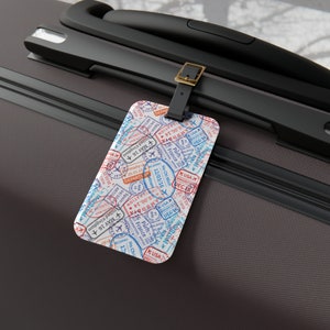 Etiqueta de equipaje para maletas - Etiqueta de equipaje acrílica con correa de cuero ajustable + Tarjeta de información de dirección extraíble - Regalos de viaje - Sellos de pasaporte