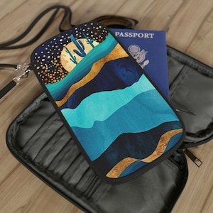 Passport Wallet - Stylische + Leichte Reisemappe - Reisedokumentenhalter mit Schulter + Hüftgurt - Travel Organizer, Desert Nights