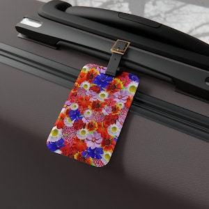 Etiqueta de equipaje para maletas -Etiqueta de equipaje acrílica con correa de cuero ajustable + tarjeta de información de dirección extraíble - Regalo de viaje - Diseño floral rojo