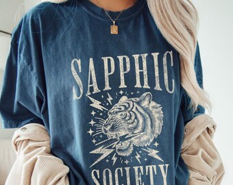 Sapphic lesbian pride shirt, Lesbian Tiger Comfort Colors lgbtq Lesbian subtle Vintage Lesbian pulp Lesbian girlfriend wlw gift Pride merch