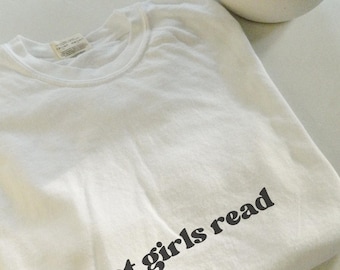 Hot girls read Shirt  bookish girlie Comfort Colors tshirt book tok shirts smut reader slow burn book club bookish clothing romantasy shirt