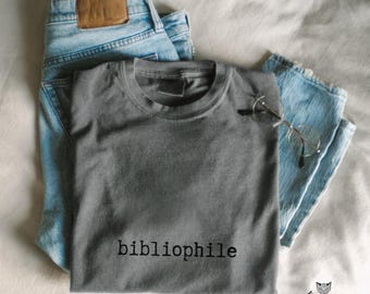 Bibliophile shirt Bookish apparel Comfort Colors Hot girls read books tshirt book club merch bookworm t-shirt funny smut reader gift for her