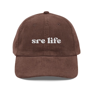SRE Life Cord Hut Seite Zuverlässigkeit Techniker Bestickte Kappe für Frauen Tech Karriere Geschenk Büro Arbeit Outfit USA Made