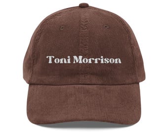 Czapka Toni Morrison z haftowanym motywem literackim, sztruksowa, w stylu miłośnika książek, regulowana, vintage, bez struktury, klasyczna, autorska, czarna