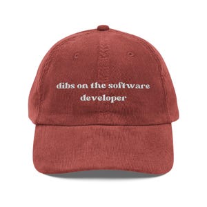 ¡Me quedo con el gorro de pana para desarrolladores de software! Regalo tecnológico divertido, gorra para novias de desarrolladores, gorra con cita de programadores, gorra tecnológica divertida bordada.