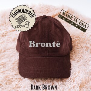 Gorra de pana bordada con diseño de Brontë, ideal como regalo para amantes de los libros literarios, estilo académico oscuro, ajustable, estilo vintage clásico y estético.