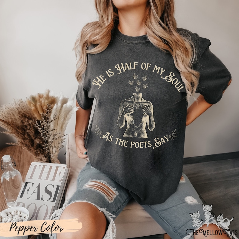 As the Poets Say Il est la moitié de mon âme T-shirt Comfort Colors® T-shirt Achille et Patrocle T-shirt Dark Light Academia Cadeau The Song of Achille image 1