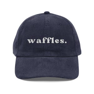 Chapeau pour les amateurs de gaufres Casquette en velours côtelé brodée Citation de petit déjeuner amusante Cadeau brunch pour gourmets image 4