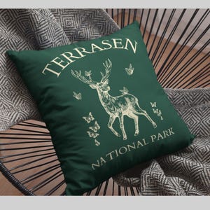 Terrasen Pillow, LICENSED SJM merch, Throne of Glass home decor Sarah J Mass decor TOG gift idea for her Aelin Fireheart To whatever end