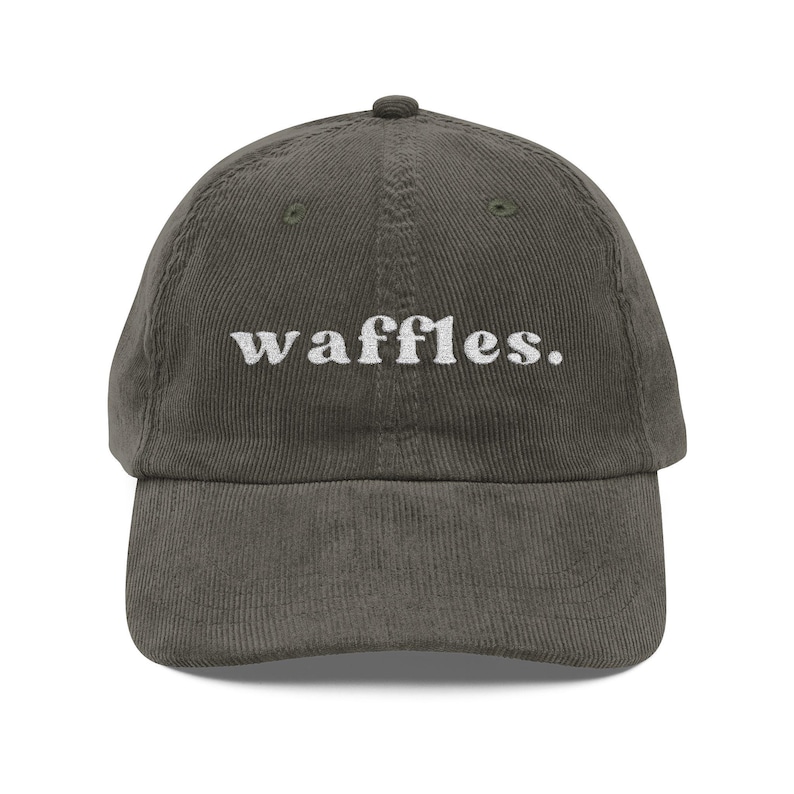 Chapeau pour les amateurs de gaufres Casquette en velours côtelé brodée Citation de petit déjeuner amusante Cadeau brunch pour gourmets image 3
