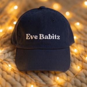 Eve Babitz Hat Gestickte literarische Mädchen-Geschenk-Cord-Kappe Buch-Liebhaber-Art-verstellbarer Vintage unstrukturierter cooler Mädchenästhetischer Hut