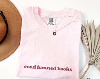 Read banned books tee bookish girlie Hot girls read books shirt banned books club book tok shirts smut reader book club bookish clothing