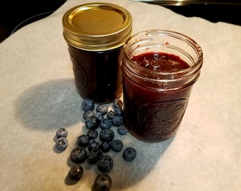 Geleia de mirtilo cetogênica, 2,3 g de carboidratos líquidos por porção, baixo teor de carboidratos, para diabéticos, sem açúcar. Frasco de 227 ml. Apenas frutas vermelhas de verdade e ingredientes puros.