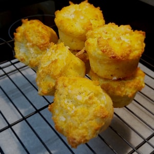 Keto cheesy garlic herb bread muffins, 4.3g net carbs per muffin, 6 per order, gluten free, diabetic friendly