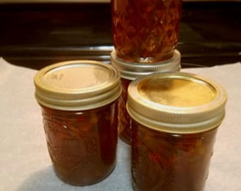 Keto sugar free red pepper jelly, 1g net carbs per serving, low carb, diabetic friendly, spicy and sweet.