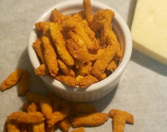 Keto parmesan cheese snacks, 4g net carbs per 1/4 cup, low carb, grain free, diabetic friendly, crunchy snacks