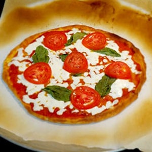 Keto pizza crust, low carb, 2g net carbs pers slice, 11 inch crust, diabetic friendly.