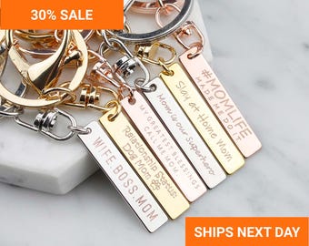 Engraved Keychain for Mom, Custom Keychain Gifts for Women, Girlfriend Keychain Gift for Friends, Gift for Wife, Grandmas, EFKC-15