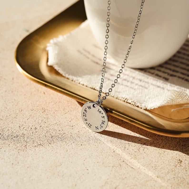 Delicado collar personalizado de coordenadas en plata de ley, regalo de larga distancia, coordenadas GPS, regalo de mudanza, regalo de graduación, EFN-23 imagen 3