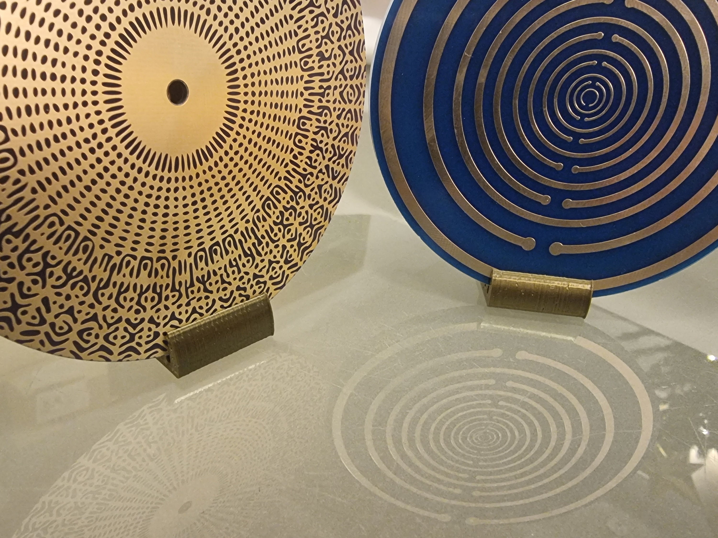 2 Supports de Disques 10 cm Énergétiques à Ondes Scalaires - Présentez, Orientez et Mixez Vos Disque