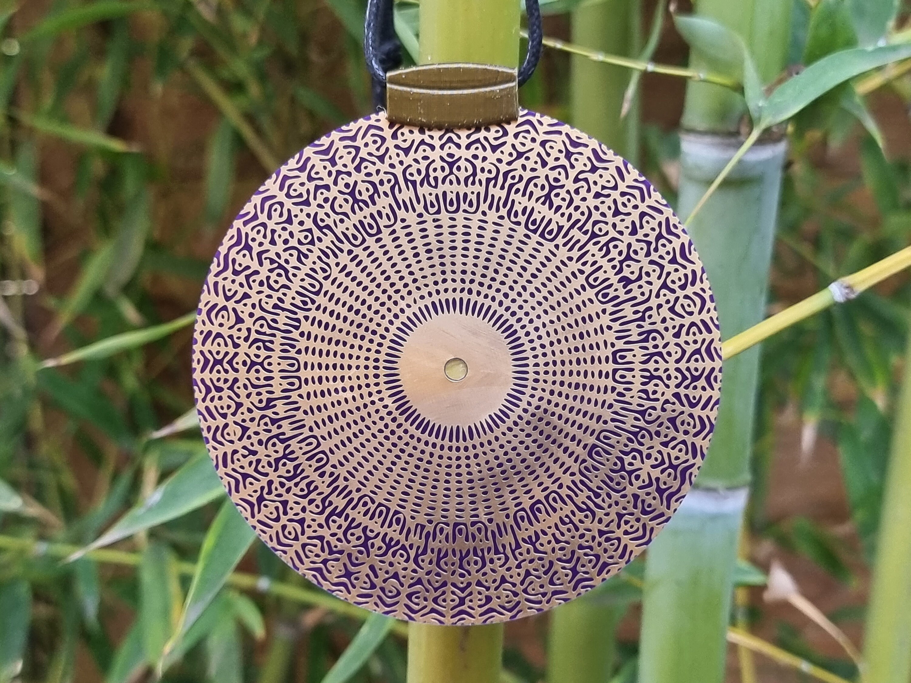 Pendentif Disque Cymatique 528 Hz Guérison Om à 2 Faces, Or/Cuivre, Cire d'abeilles - Réparation de