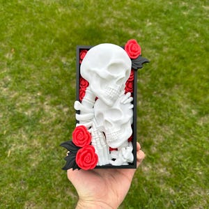 Skeleton Lovers Bookend/Book Nook | Bookish Decor | Unique 3D Printed Gift for Book Lovers