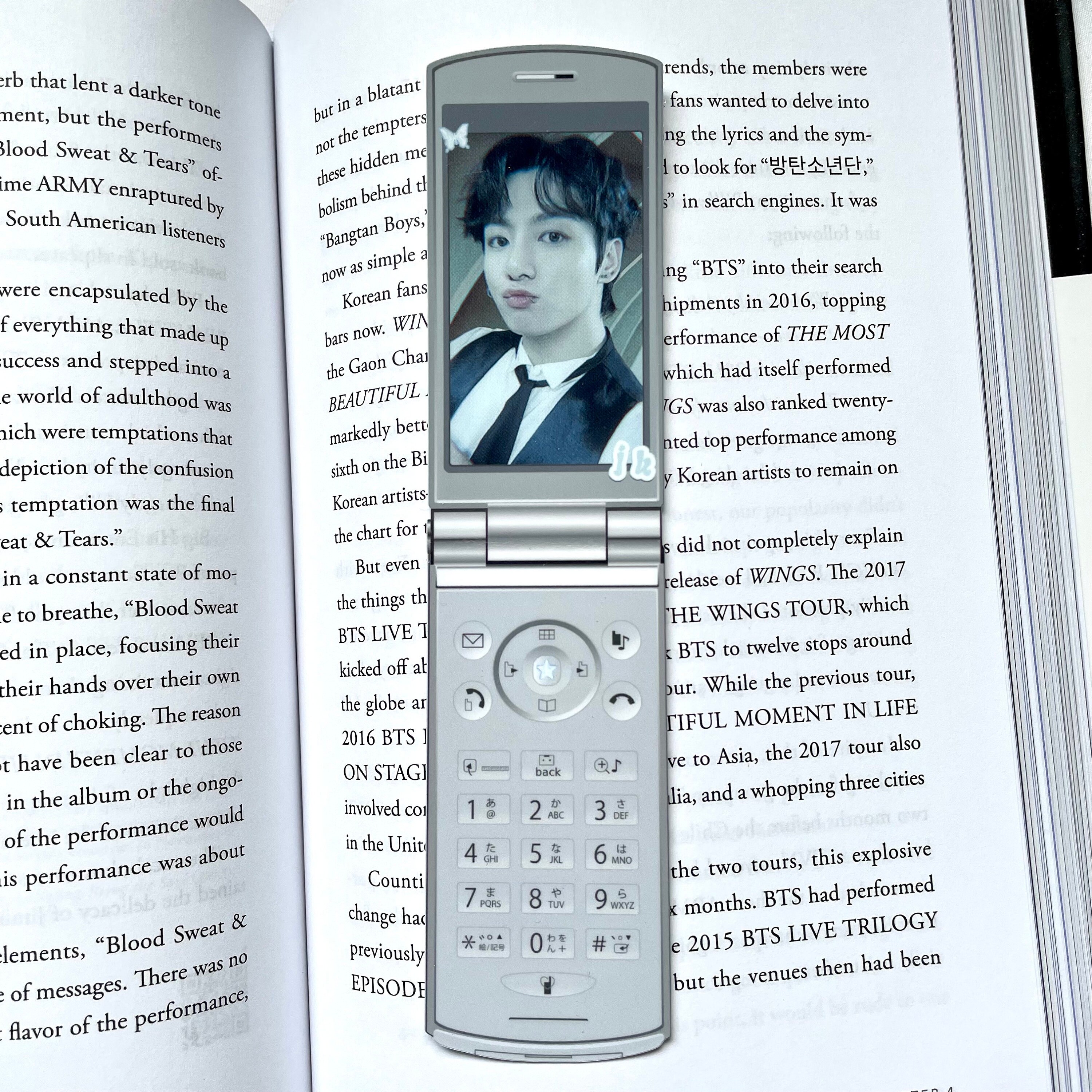 BTS】film bookmark☆V Amazon.com: BTS - Lenticular Bookmark (Proof