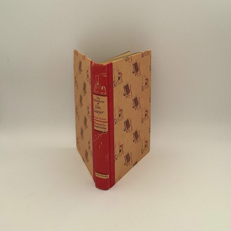 The Adventures of Tom Sawyer by Mark Twain Junior Illustrated Library ...