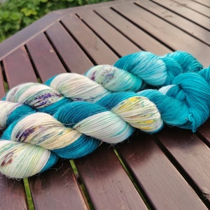 CARIBBEAN DREAMS - Hand Dyed Yarn - Merino/alpaca/nylon Blend - 4ply Sock Weight - 100g/400m - Gift for knitter or crocheter