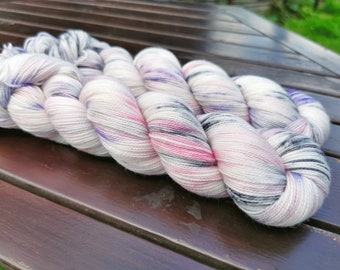 FLUID ART - Hand dyed yarn - Merino/nylon Blend - 2ply Sock Weight - High Twist - 100g/425m - Gift for knitter or crocheter